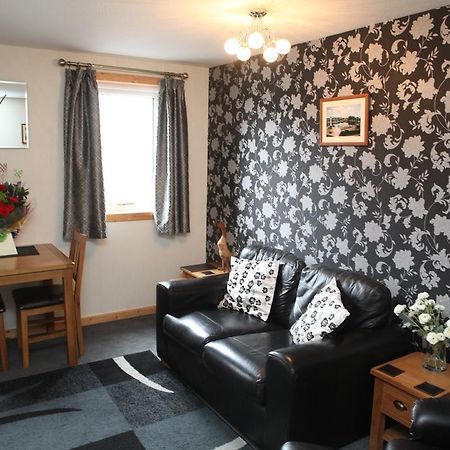 Castleyards Apartment 1 เคิร์กวอลล์ ภายนอก รูปภาพ
